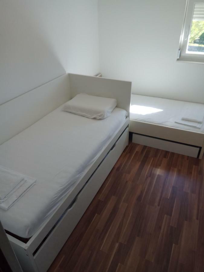Appartement Apartman Medit à Vir Extérieur photo