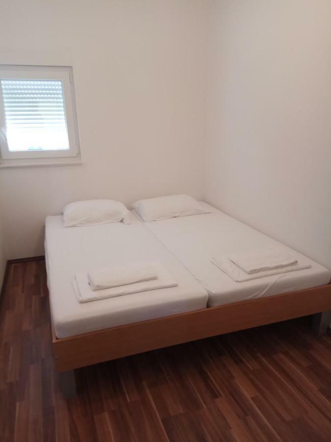 Appartement Apartman Medit à Vir Extérieur photo